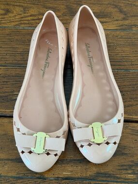 Salvatore Ferragamo Blush Pink Rubber Bow Flats Size 5